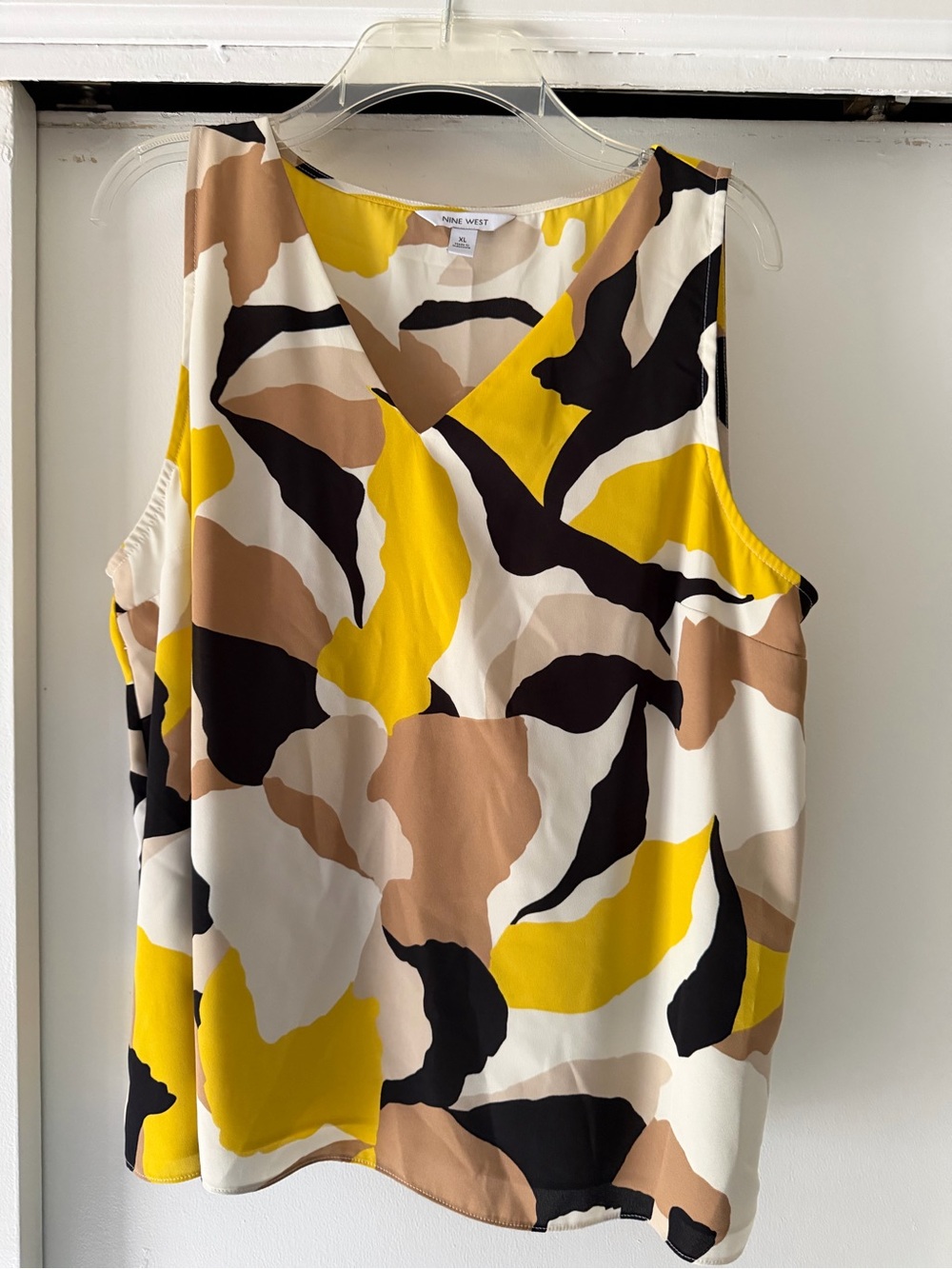 Nine West Yellow Black Cream Tan Abstract V-Neck Sleeveless Top